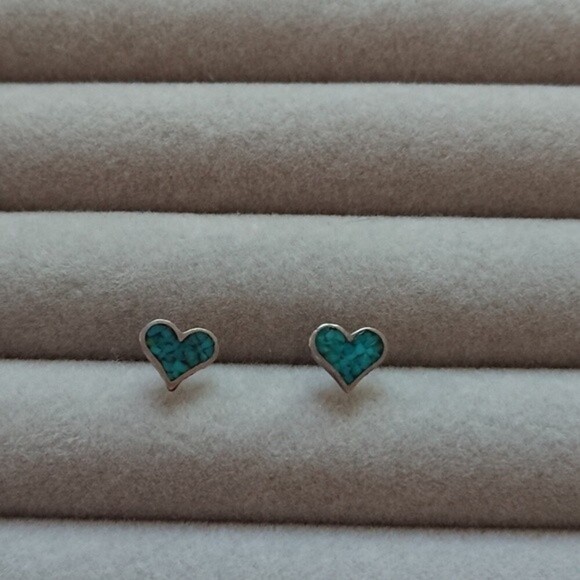 Turquoise Heart Studs 925 silver earrings - Picture 2 of 8